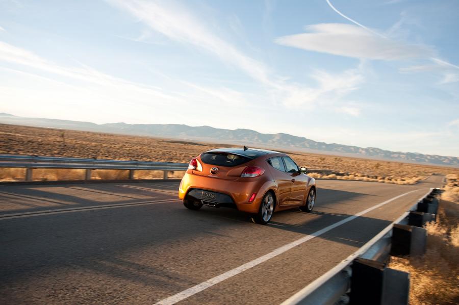  Hyundai Veloster 2011 года  (фото 10 из 184)